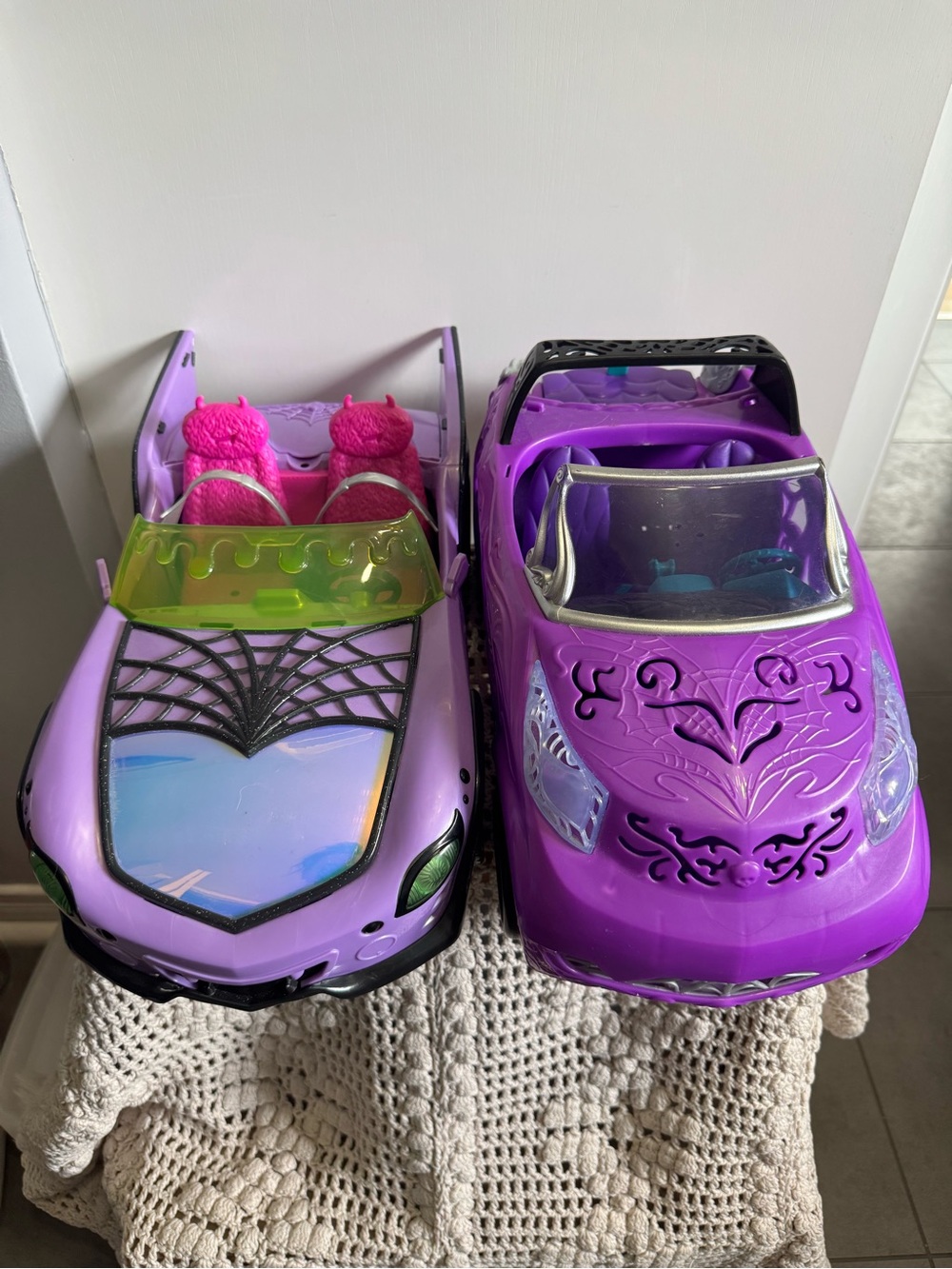 Monster High Car Bundle - Ghoul Mobile & Scaris Convertible Mattel